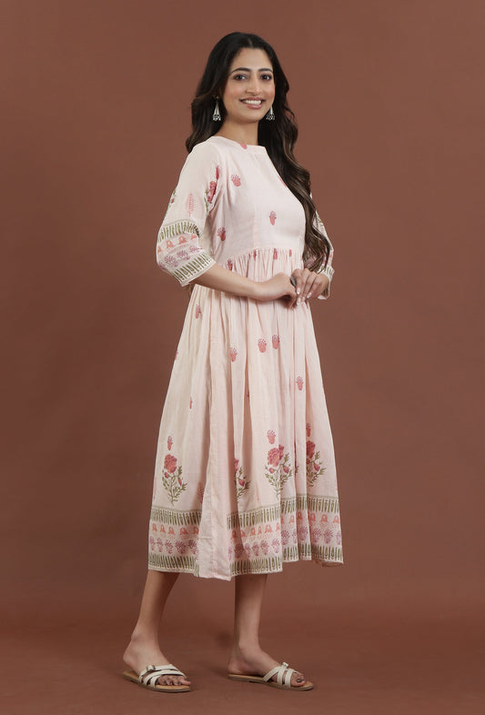 Blush Pink Floral Printed Gathered Midi Dress サイズ M