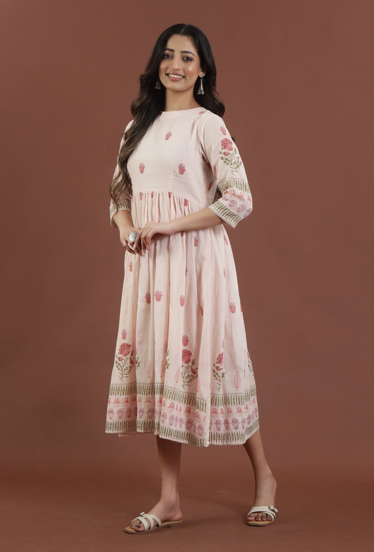 Blush Pink Floral Printed Gathered Midi Dress サイズ L