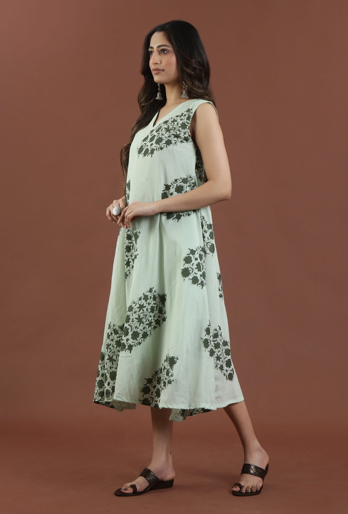 Sage Green Floral Printed Flared Maxi Dress サイズ XS