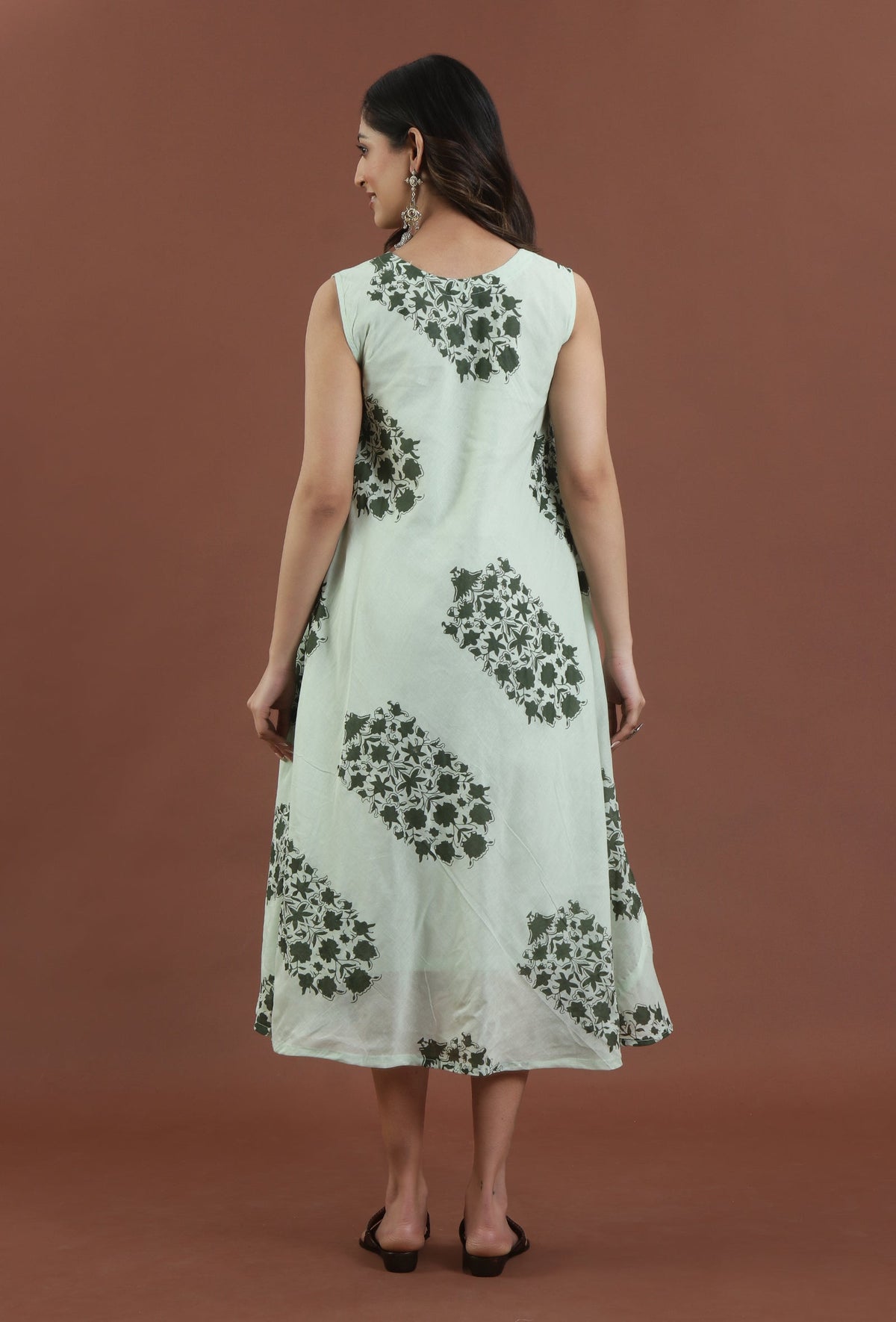 Sage Green Floral Printed Flared Maxi Dress サイズ M