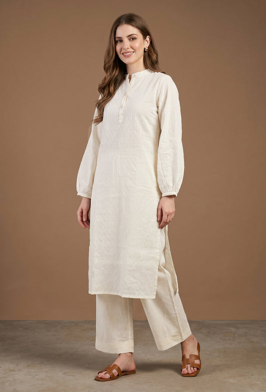 Set of 2: Ivory Textured Cotton Kurta with Straight Pant Set クルタ M・パンツ M