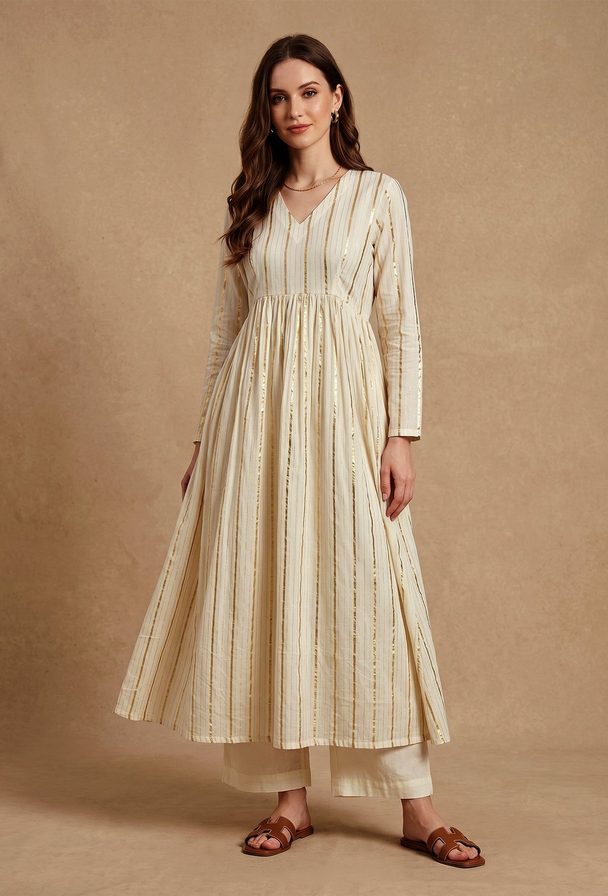 Set of 2: Off-White Lurex Stripe Flared Kurta with Straight Pant Set クルタ M・パンツ XL