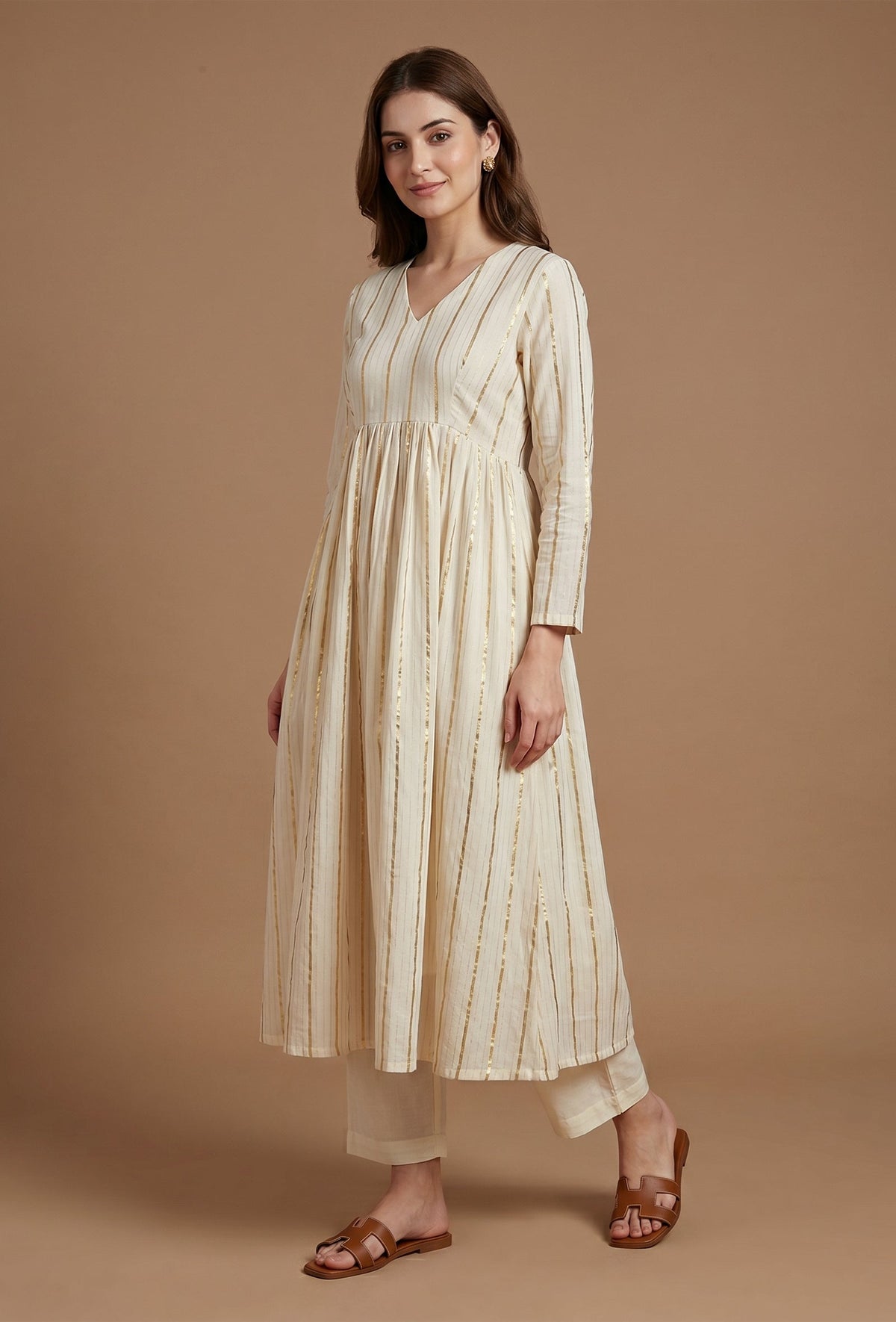 Set of 2: Off-White Lurex Stripe Flared Kurta with Straight Pant Set クルタ XL・パンツ S