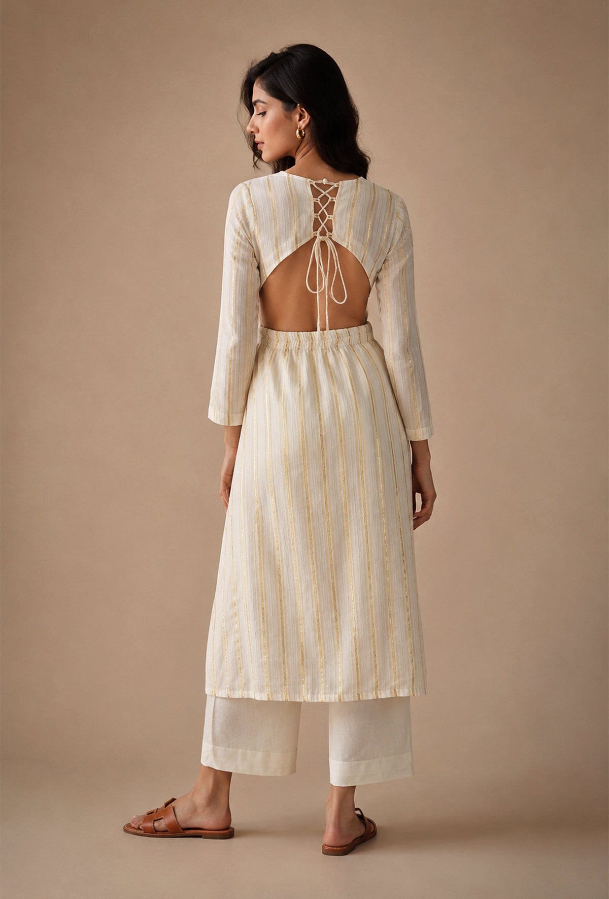 Set of 2: Off-White Lurex Stripe Flared Kurta with Straight Pant Set クルタ S・パンツ L