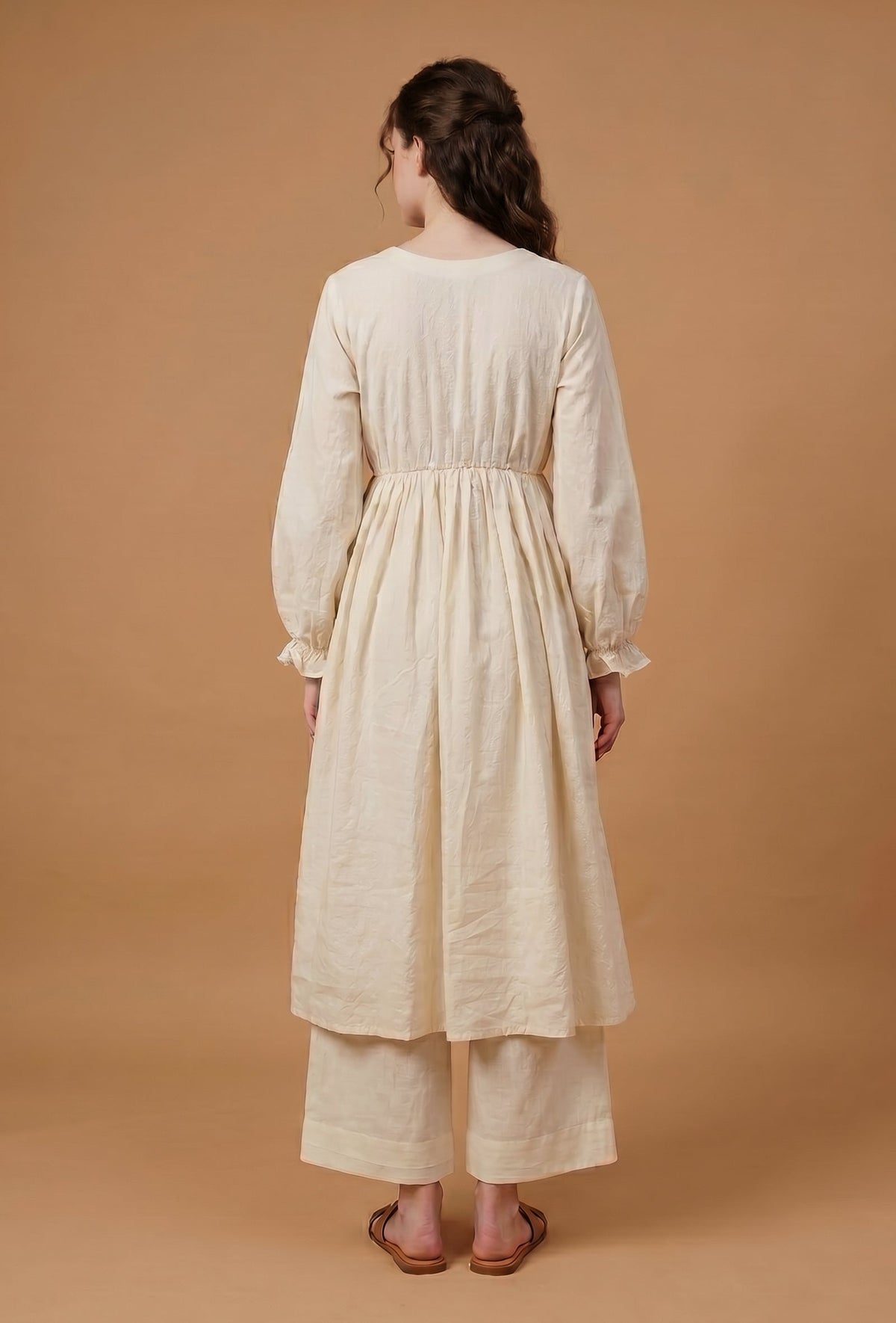 Set of 2: Ivory Textured Gathered Cotton Kurta & Straight Pant Set クルタ XL・パンツ XS
