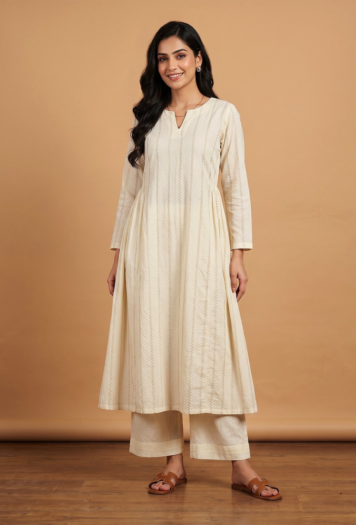Set of 2: Ivory Cotton Lurex Self Design A-Line Kurta & Pant Set クルタ M・パンツ S