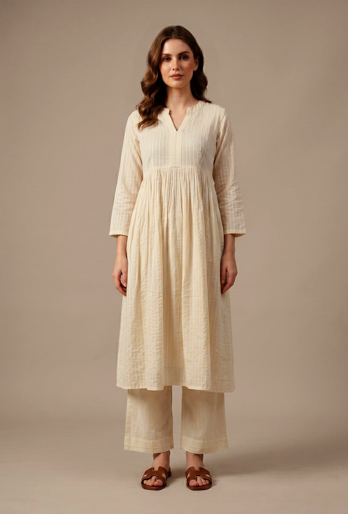 Set of 2: Ivory Cotton Self Stripe Gathered Yoke Kurta with Pant Set クルタ XXXL・パンツ S