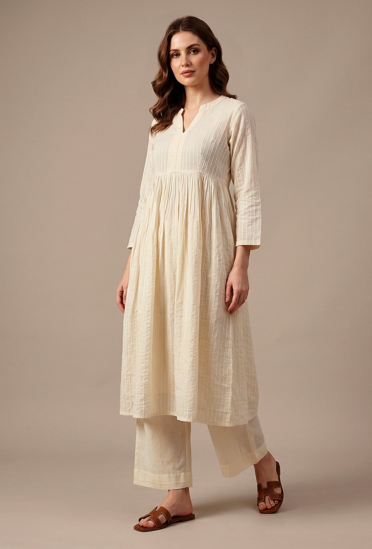 Set of 2: Ivory Cotton Self Stripe Gathered Yoke Kurta with Pant Set クルタ L・パンツ L