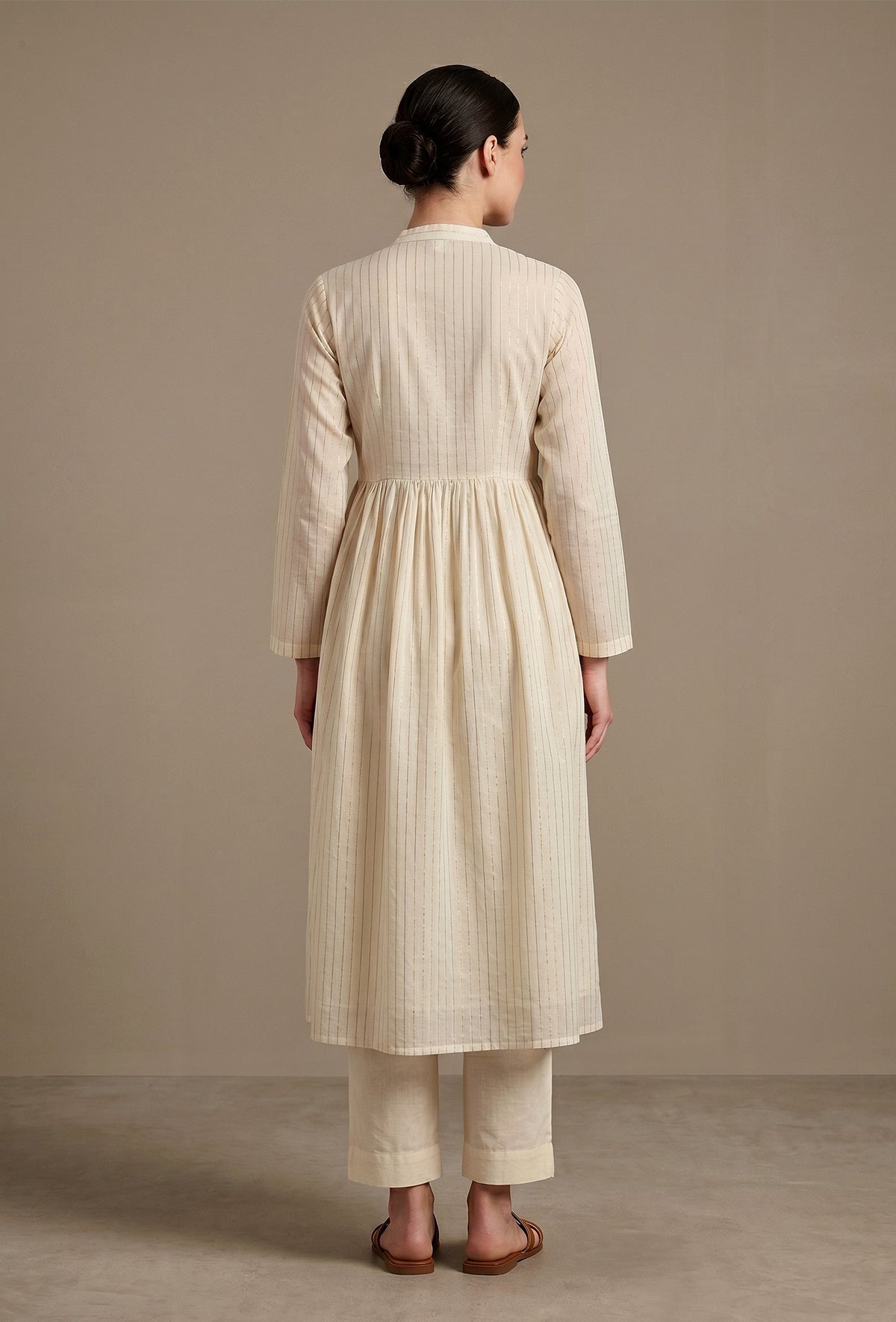 Set of 2: Ivory Cotton Self Stripe Gathered Yoke Kurta with Pant Set クルタ L・パンツ XL