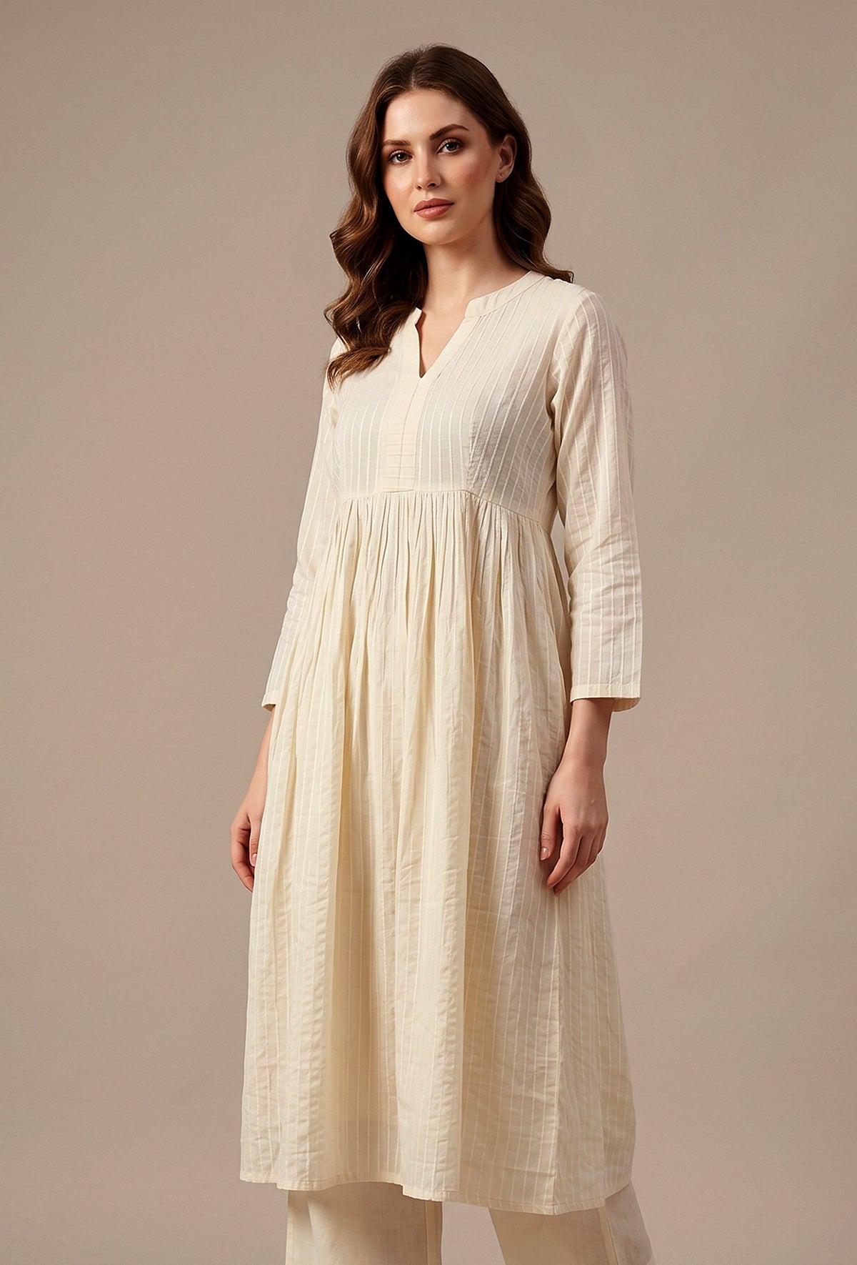 Women's Ivory Cotton Self Stripe Gathered Yoke A-Line Kurta サイズ L