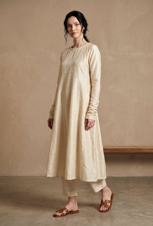 Set of 2: Off-White Cotton Silk Flared Kurta with Straight Pant Set クルタ M・パンツ M