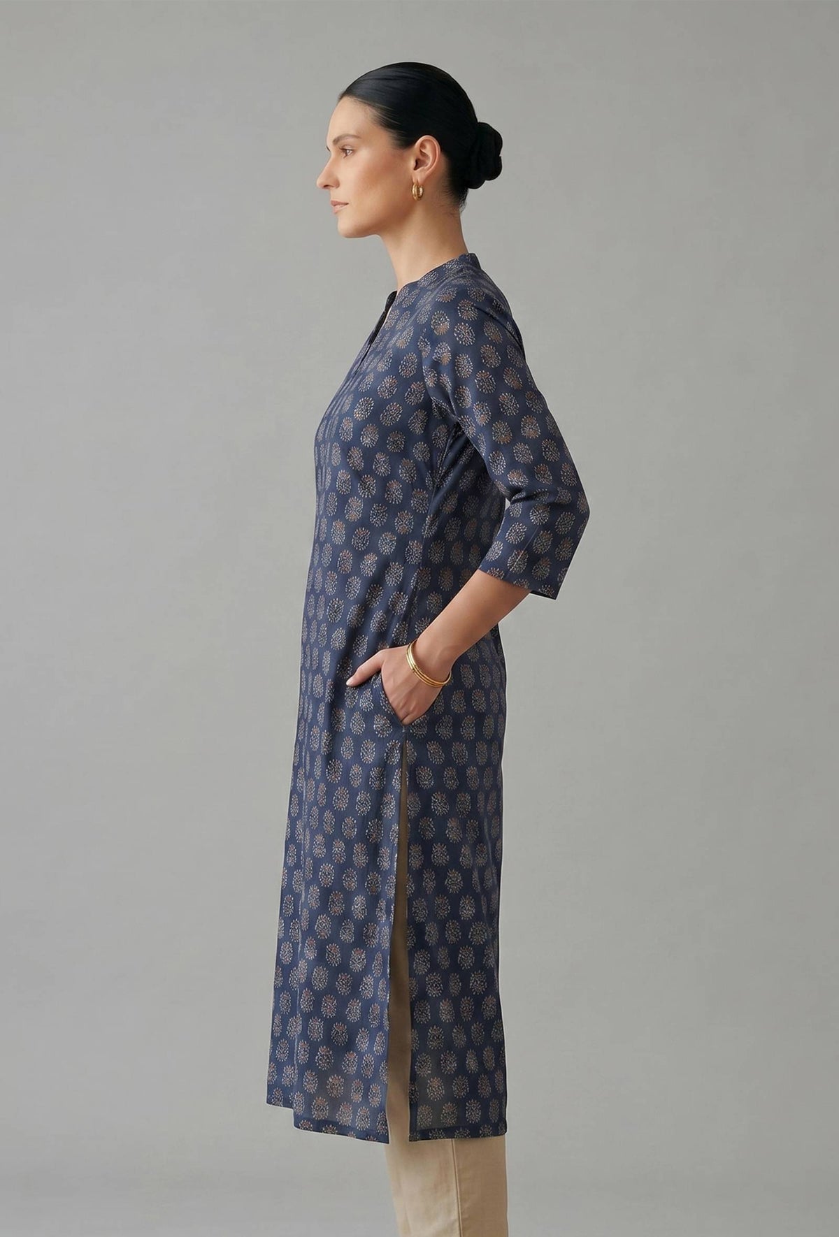 Navy Blue Ethnic Motif Printed Straight Cotton Kurta サイズ M