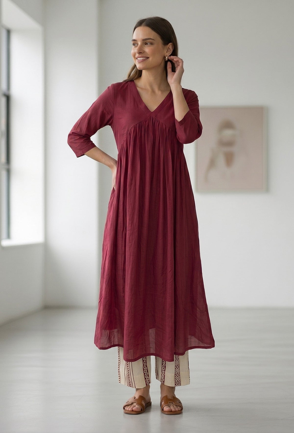 Set of 2: Maroon Gathered Yoke V-Neck Kurta パンツ XL・クルタ XS