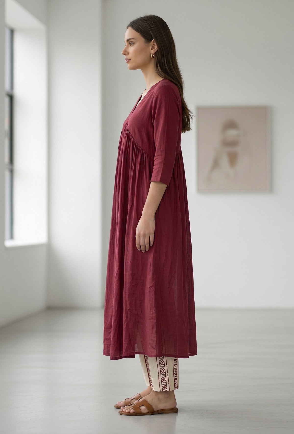 Set of 2: Maroon Gathered Yoke V-Neck Kurta パンツ S・クルタ M