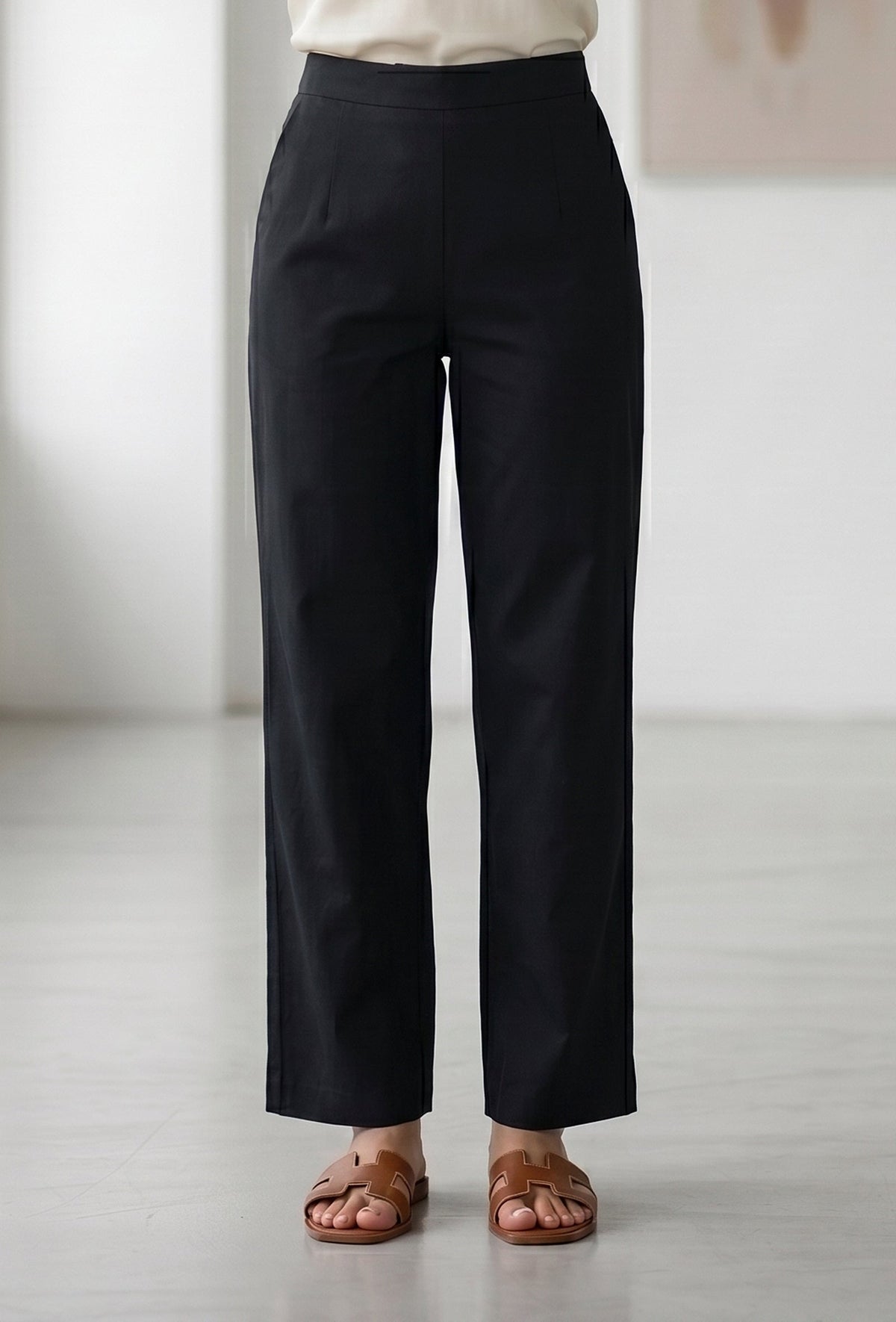 Black Straight-Fit Ankle-Length Pant サイズ S