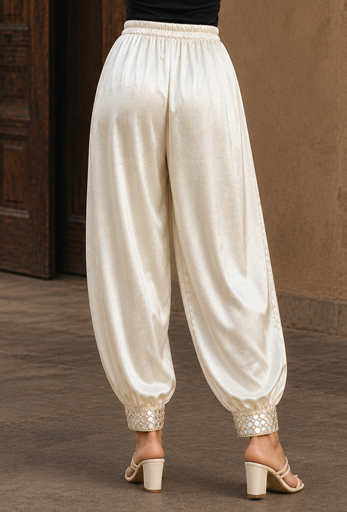 Set of 2: Ivory Noor Embroidery Silk Cotton Kurta & Satin Dhoti Pant クルタ XXL・パンツ XXL