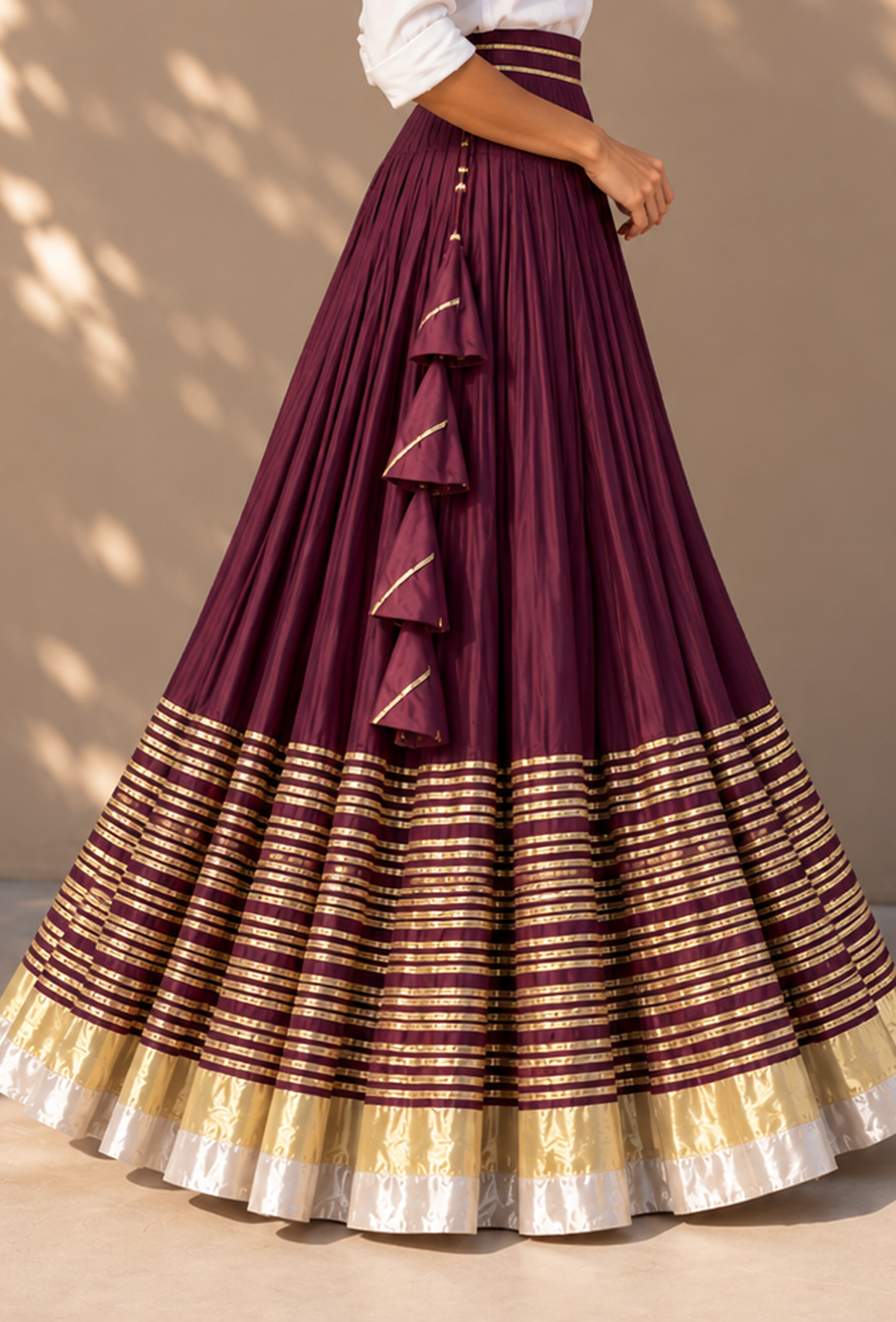 Wine Purple & Gold Gamthi Flared Skirt with Unstitched Blouse サイズ S