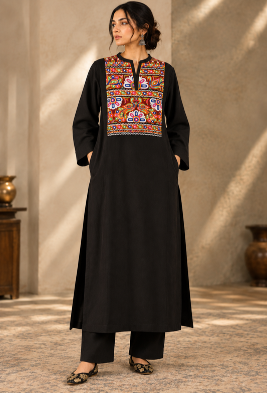 Set of 2: Black Cashmilon Phiran & Pant Set with Kutch Embroidered Lace パンツ M