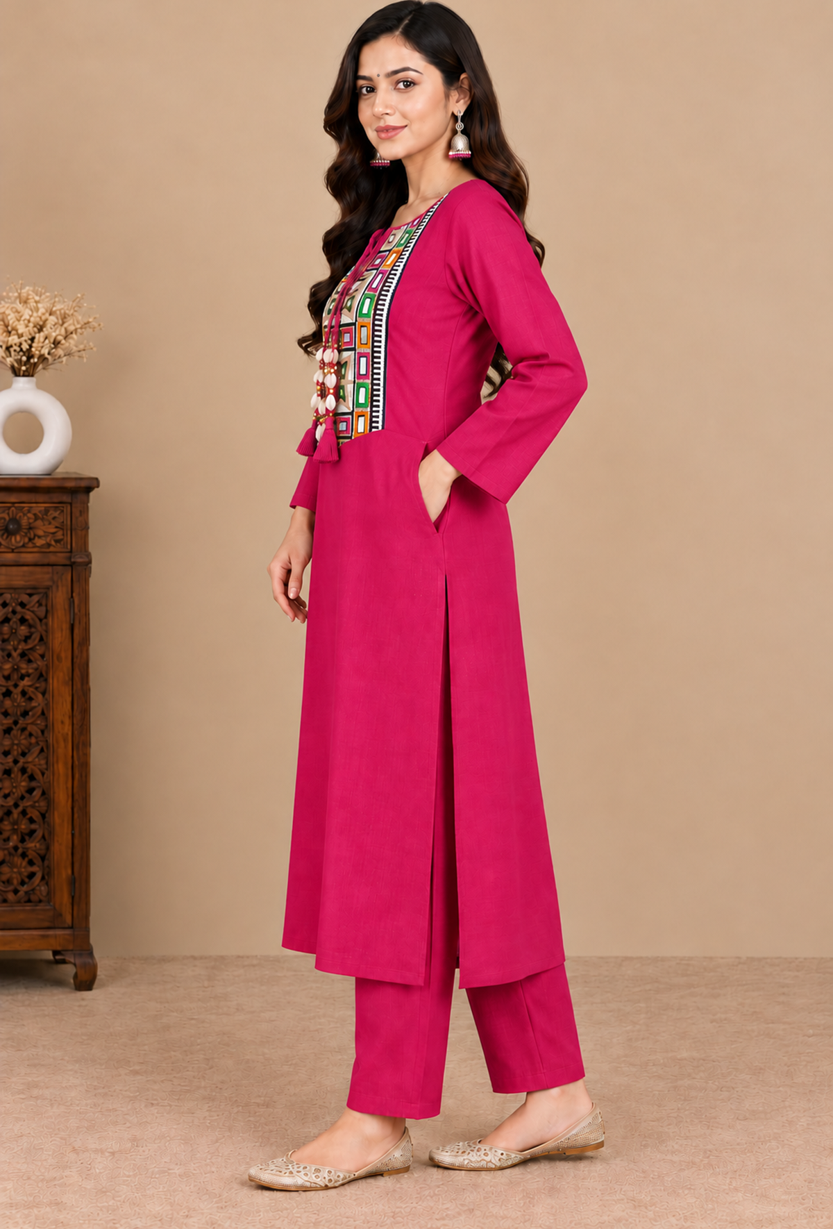 Set of 2: Rani Pink Cashmilon Multicolor Gamthi Embroidered Phiran & Pant Set パンツ M