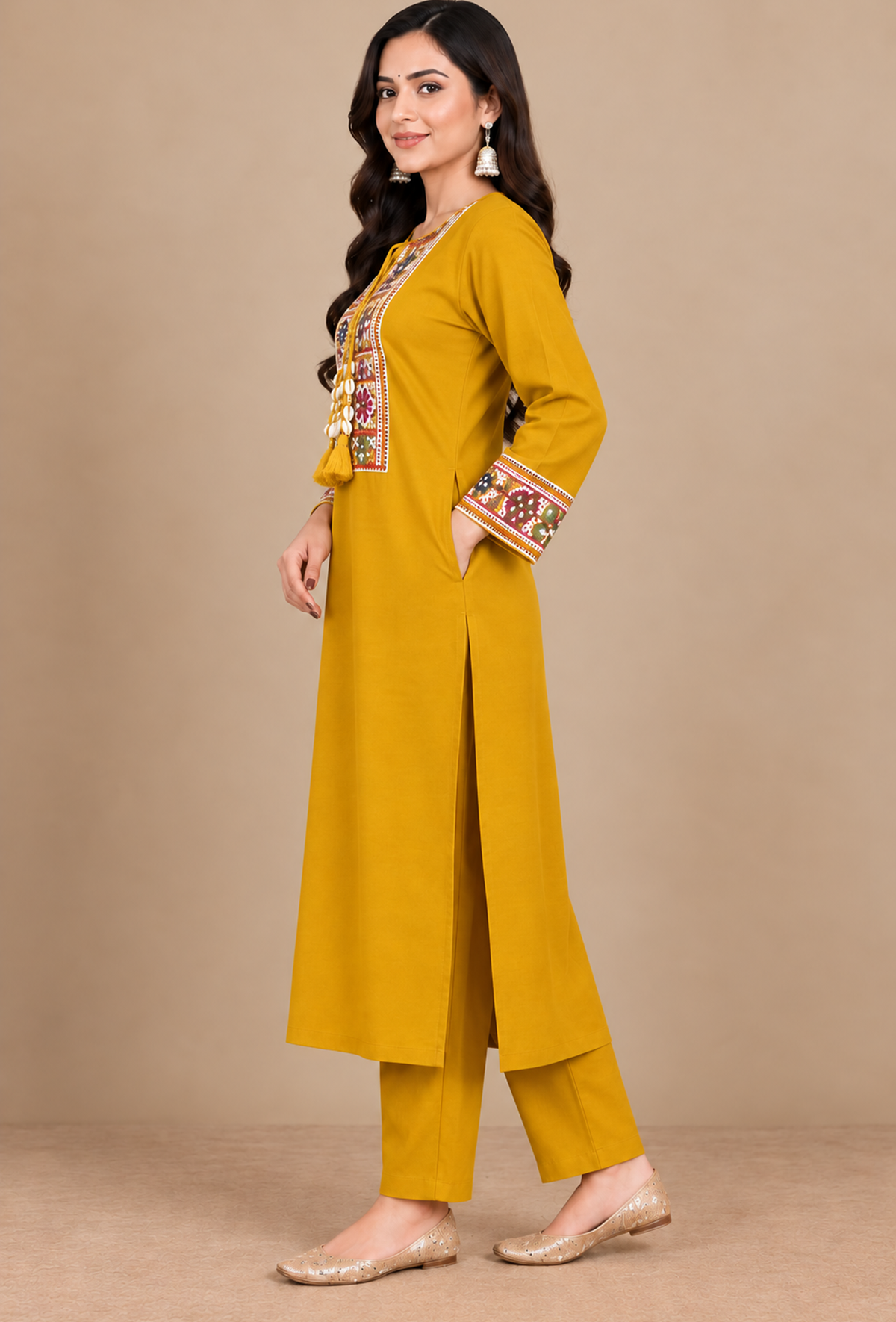 Set of 2: Mustard Cashmilon Gamthi Embroidered Phiran & Pant Set パンツ M