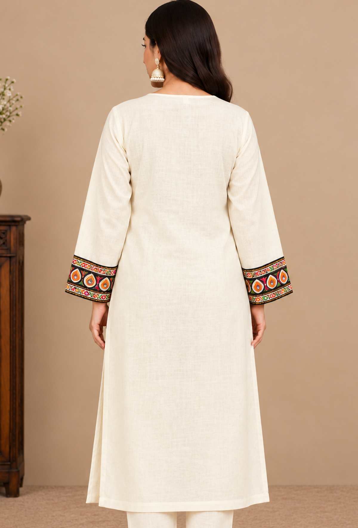Ivory Cashmilon Gamthi Embroidered Phiran サイズ フリーサイズ