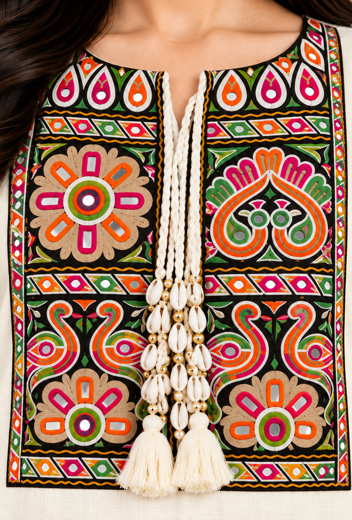 Ivory Cashmilon Gamthi Embroidered Phiran サイズ フリーサイズ