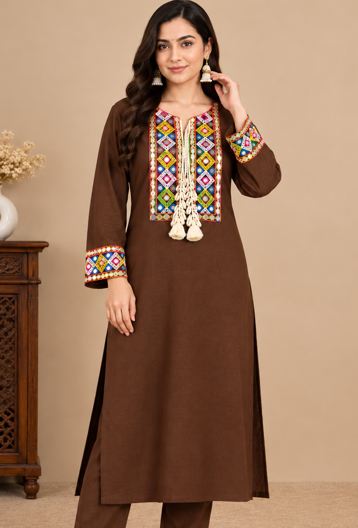 Chocolate Brown Cashmilon Gamthi Embroidered Phiran サイズ フリーサイズ