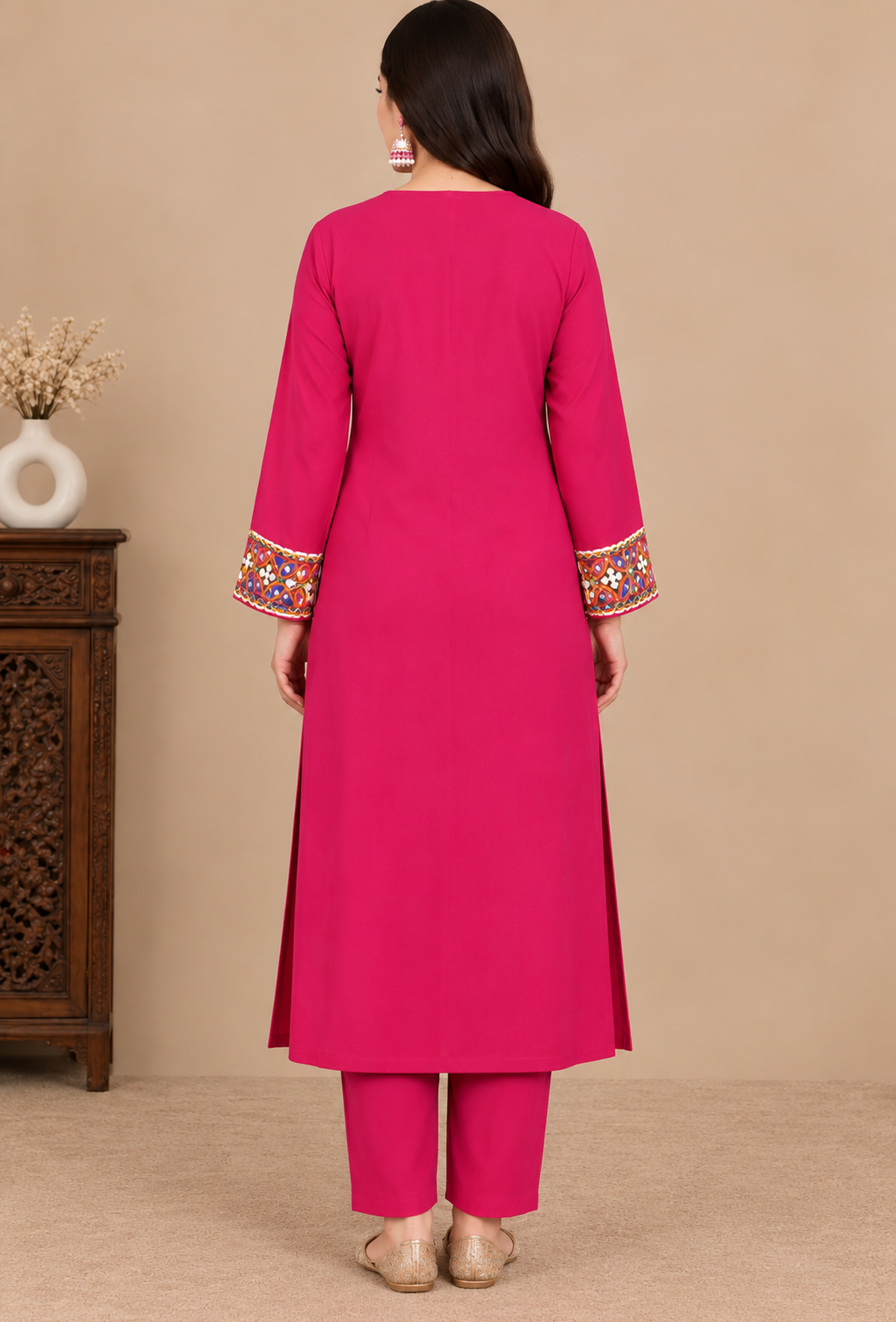 Rani Pink Multicolour Cashmilon Gamthi Embroidered Phiran サイズ フリーサイズ