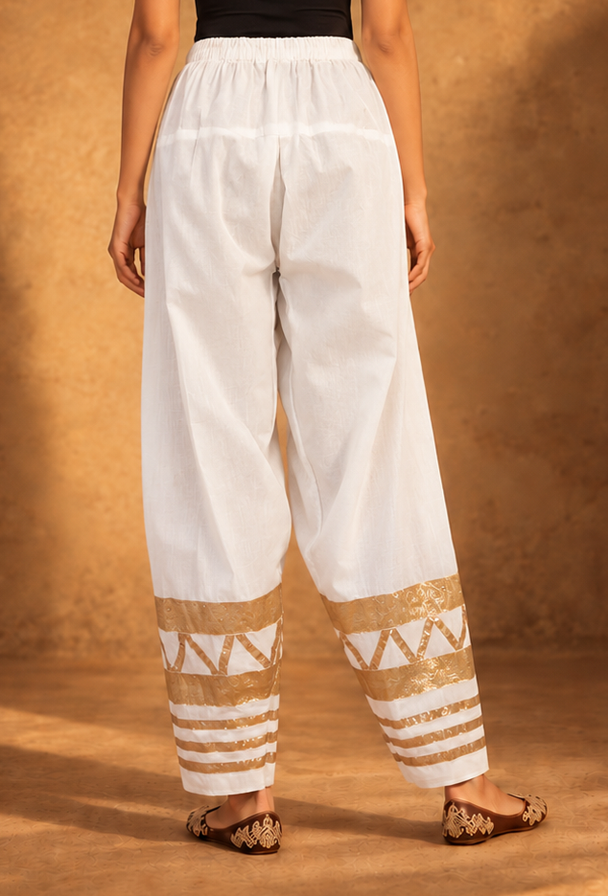 Set of 2: Cocoa Charm Chanderi Kurta & Ivory Salwar Set with Golden Lace クルタ S・サルワール M