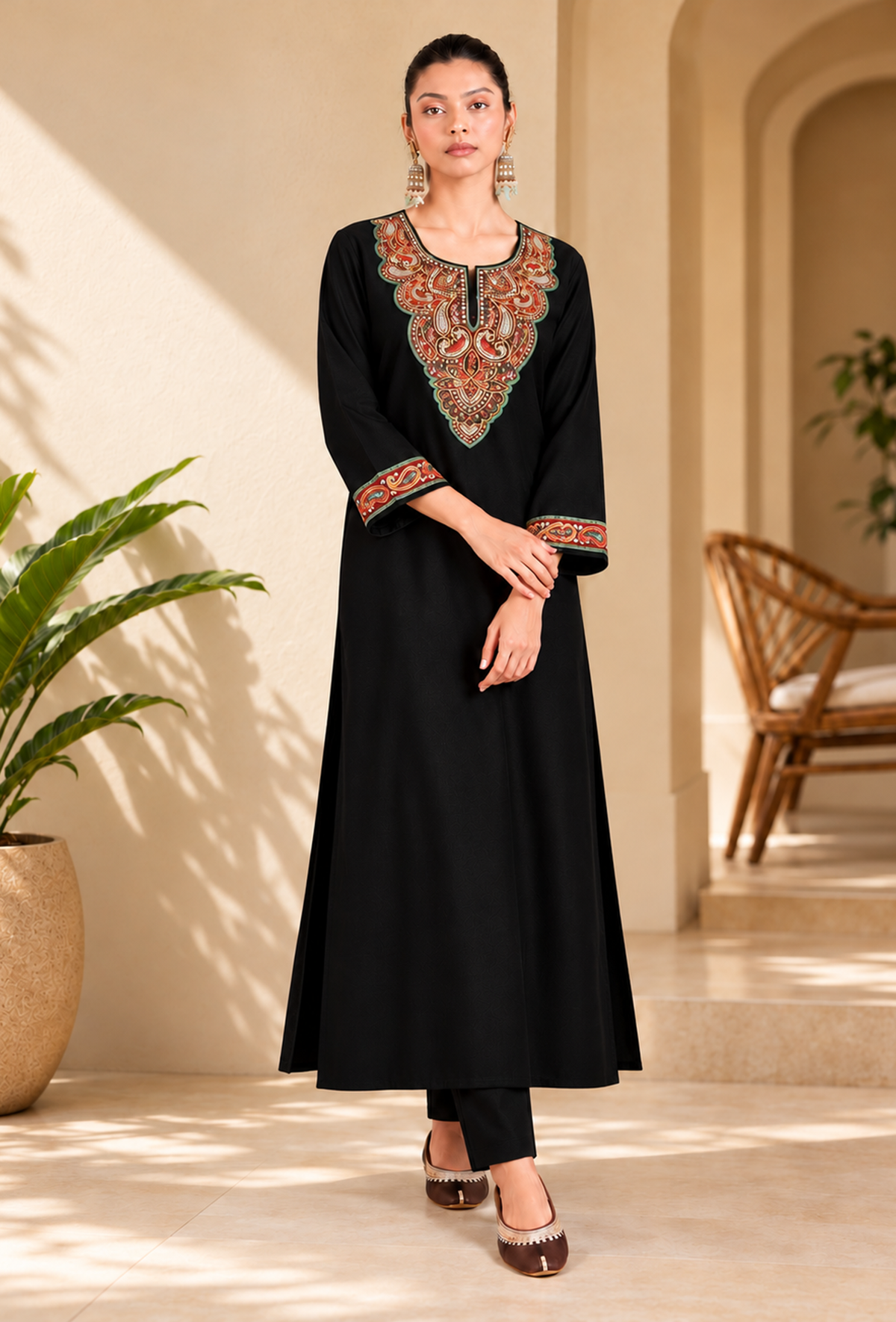 Set of 2: Black Cashmilon Kashmiri Embroidered Lace Phiran with Pant パンツ M