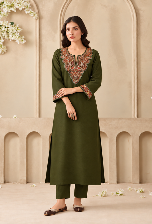 Set of 2: Olive Green Cashmilon Kashmiri Embroidered Lace Phiran with Pant パンツ M