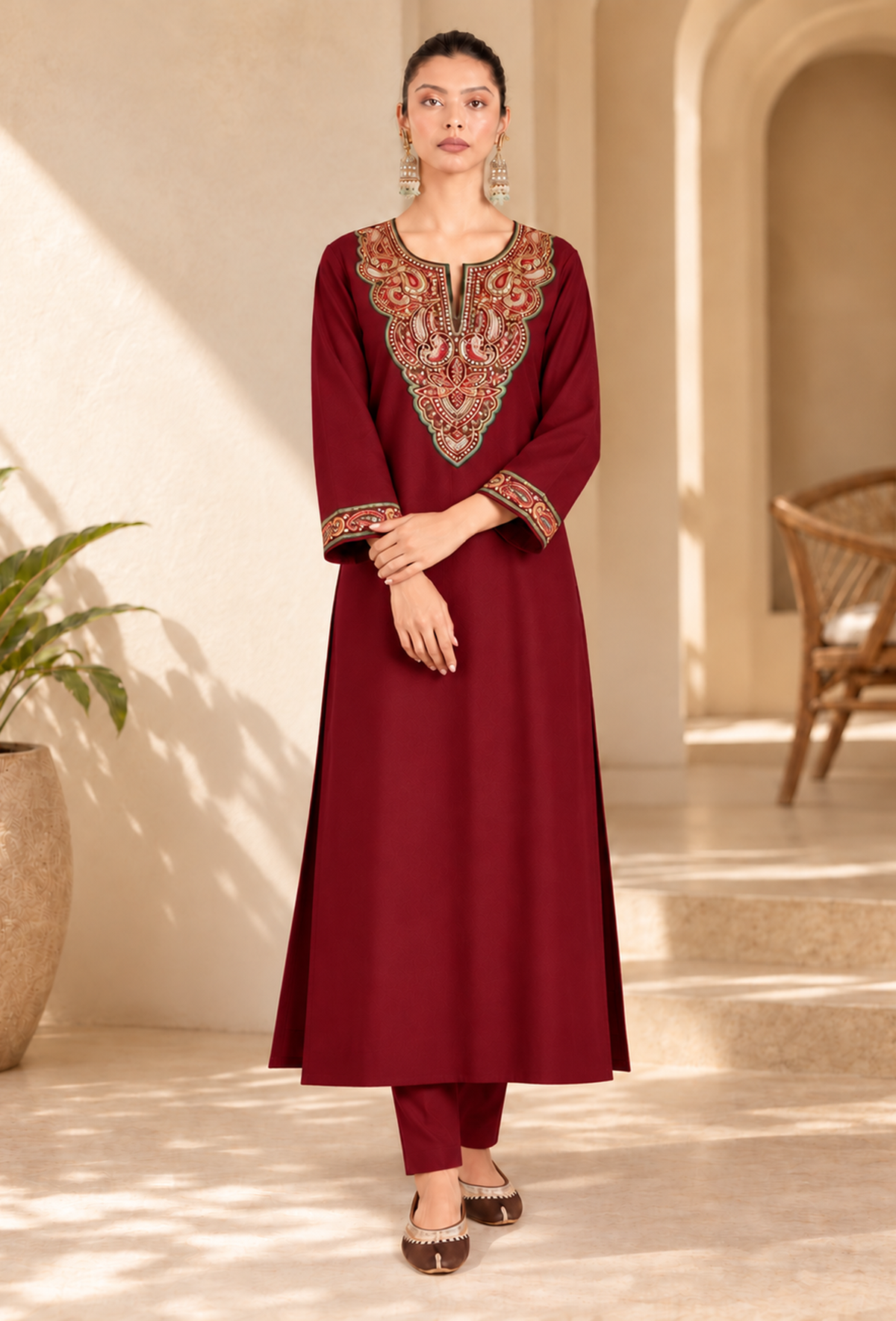 Set of 2: Maroon Cashmilon Kashmiri Embroidered Lace Phiran with Pants パンツ M