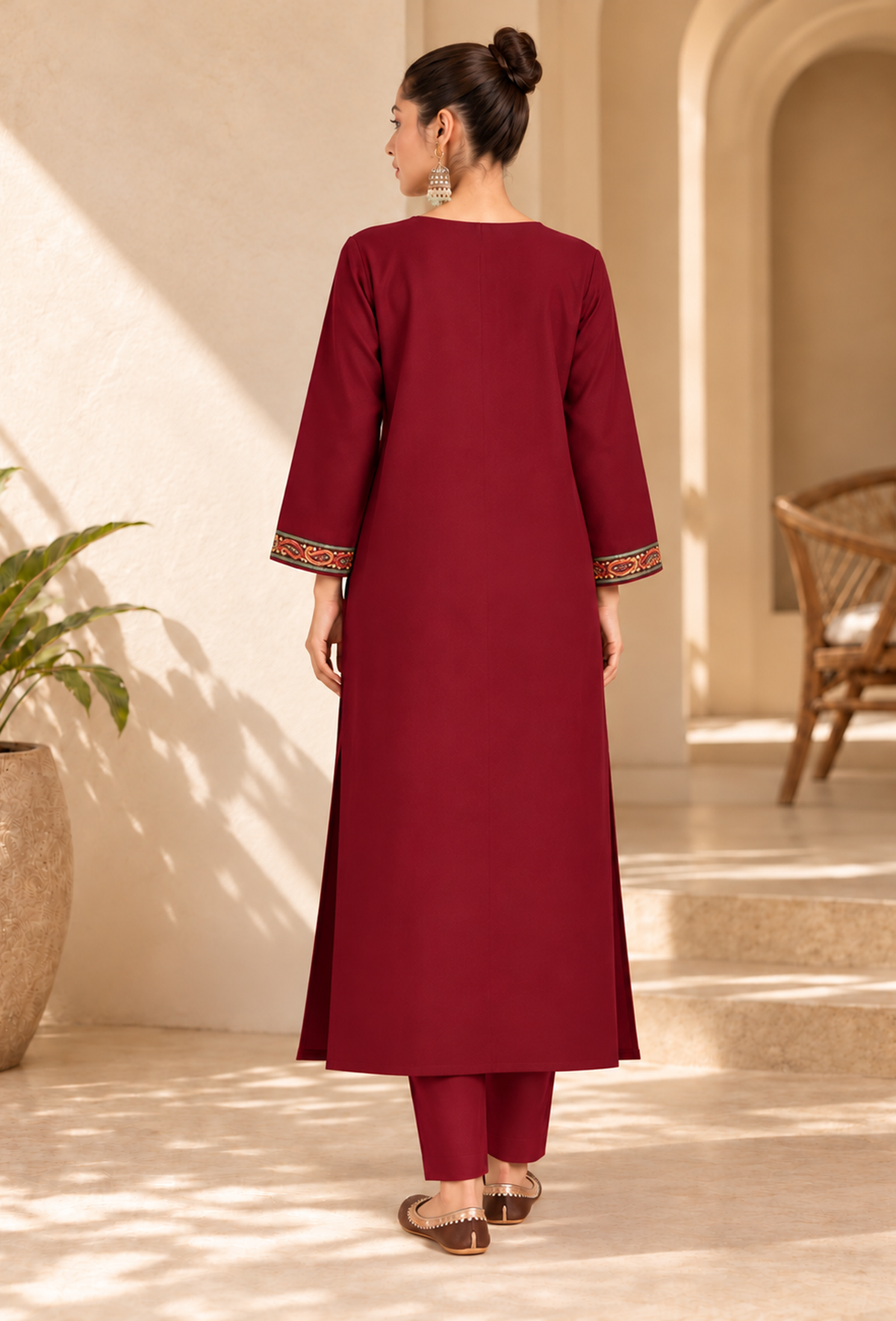Set of 2: Maroon Cashmilon Kashmiri Embroidered Lace Phiran with Pants パンツ M