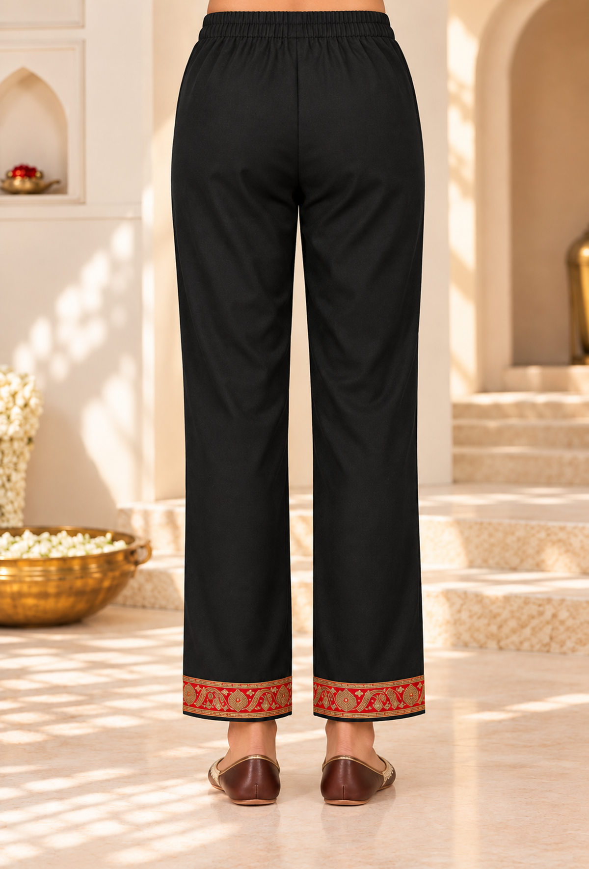 Noir Cashmilon Kashmiri Embroidered Lace Pant With Pockets サイズ M