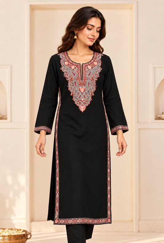 Noor Black Cashmilon Kashmiri Embroidered Lace Phiran サイズ フリーサイズ