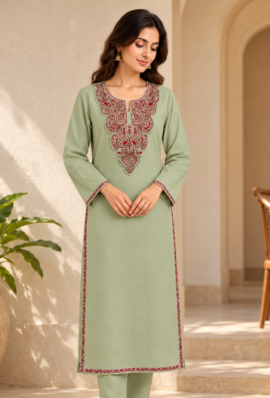 Noor Sage Green Cashmilon Kashmiri Embroidered Lace Phiran サイズ フリーサイズ