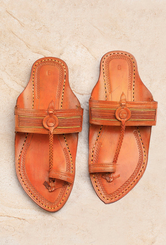 Adit Beige Pure Leather Kolhapuri Flats - For Men サイズ EU44（UK11）