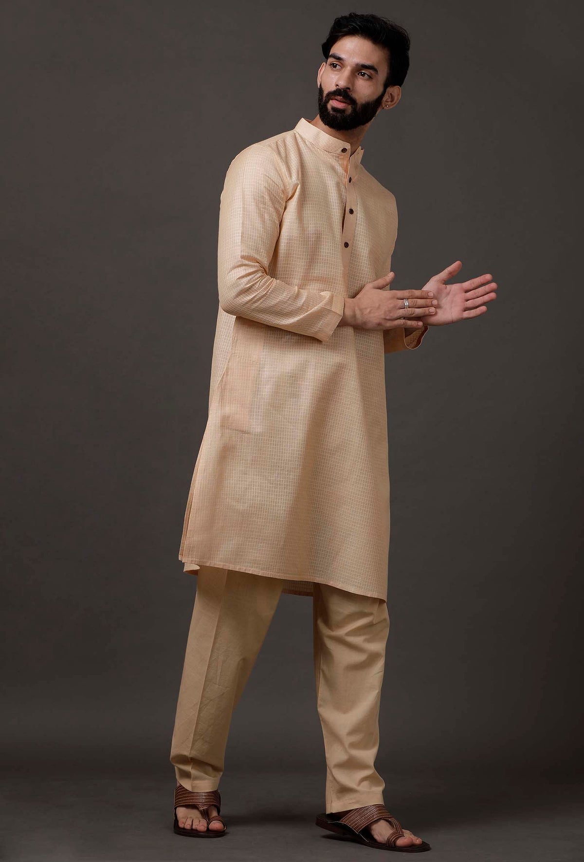 Set of 2: Beige Cotton Silk Check Kurta Pajama サイズ 44
