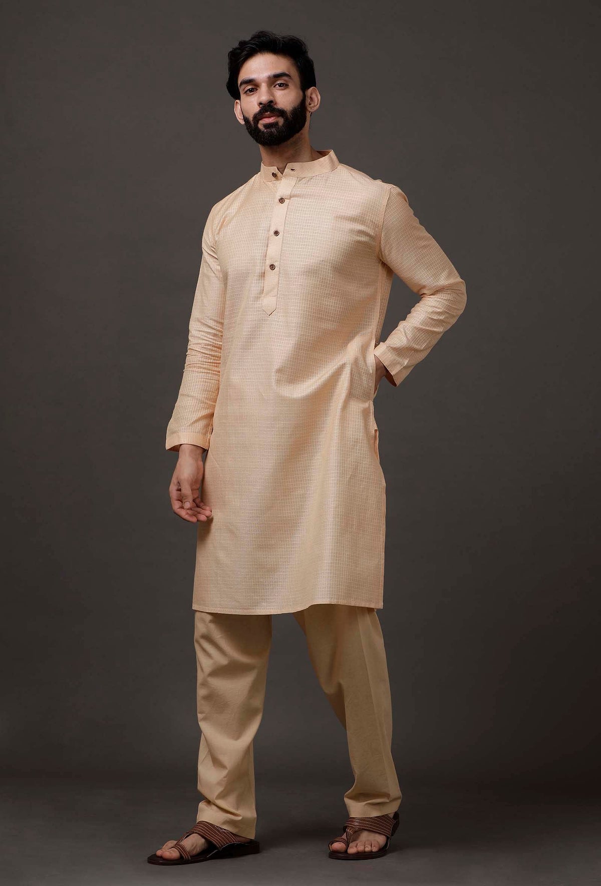 Set of 2: Beige Cotton Silk Check Kurta Pajama サイズ 44
