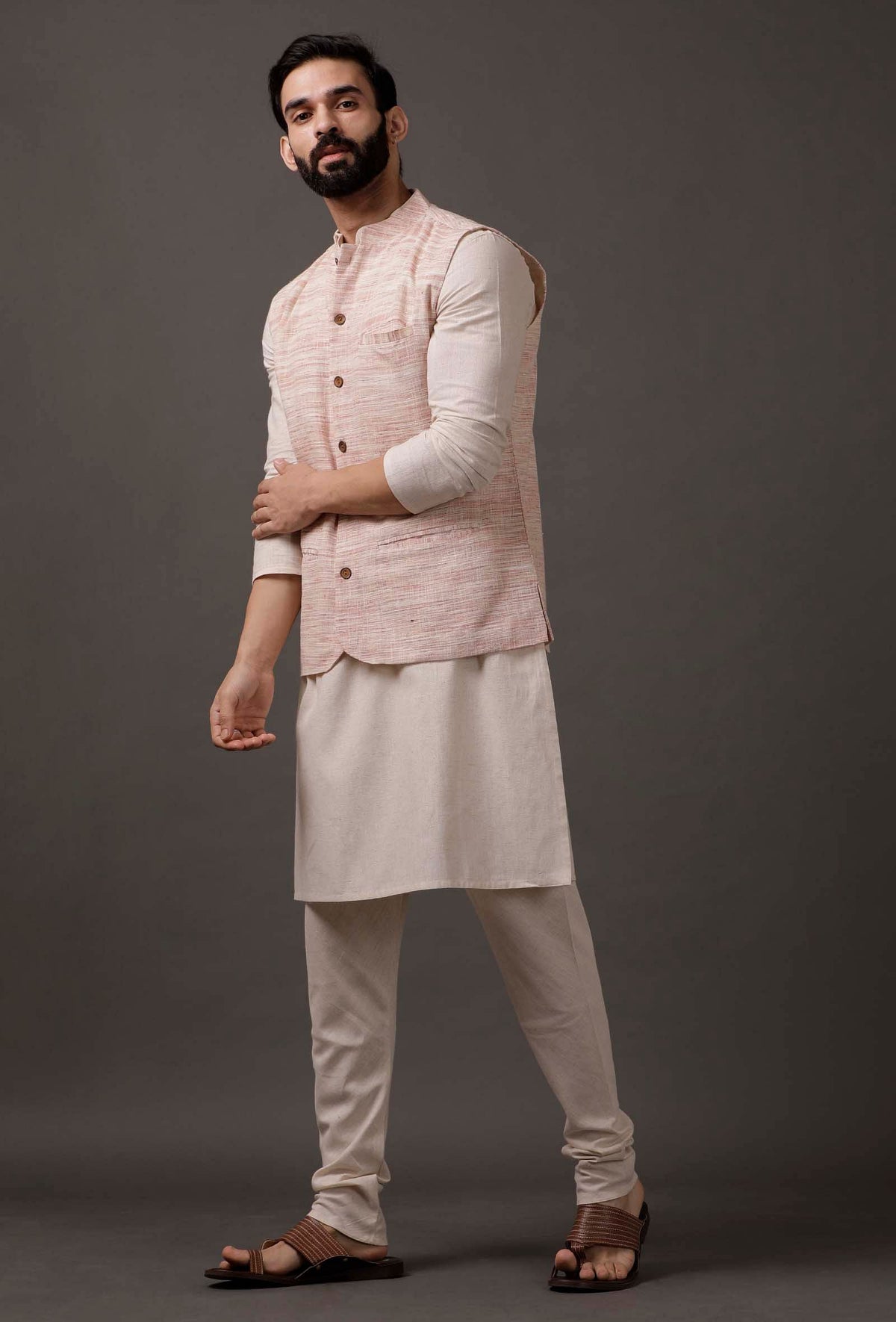 Set of 3: Beige Kurta Pajama with Pink Waist Coat サイズ 48