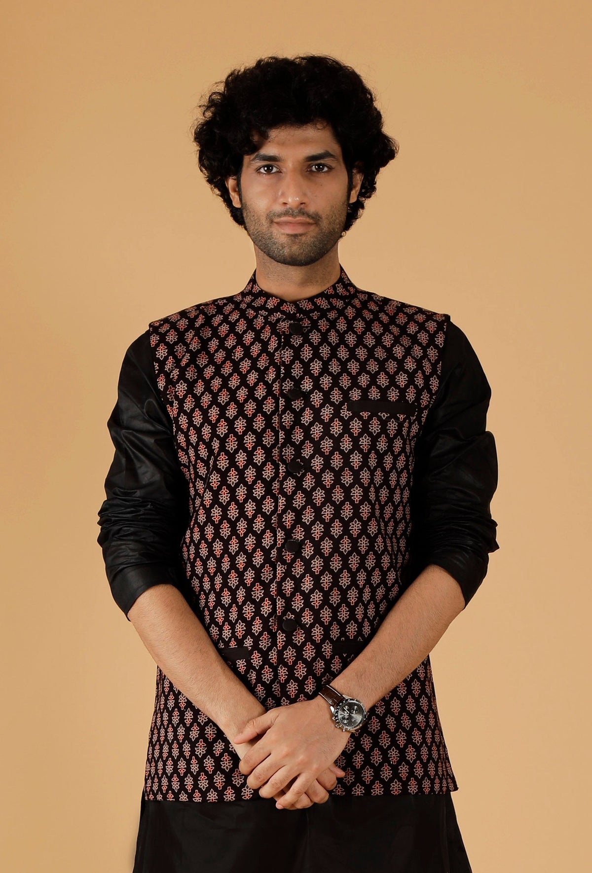 Black Ajrakh Print Cotton Sleeveless Nehru Jacket With Pockets サイズ 46