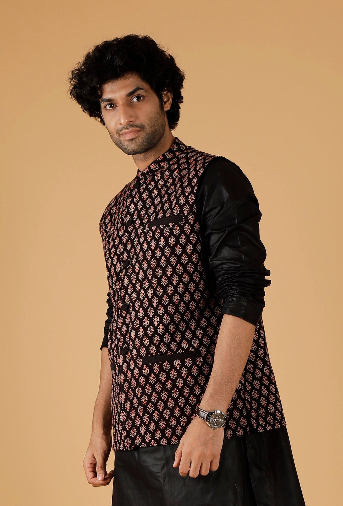 Black Ajrakh Print Cotton Sleeveless Nehru Jacket With Pockets サイズ 46
