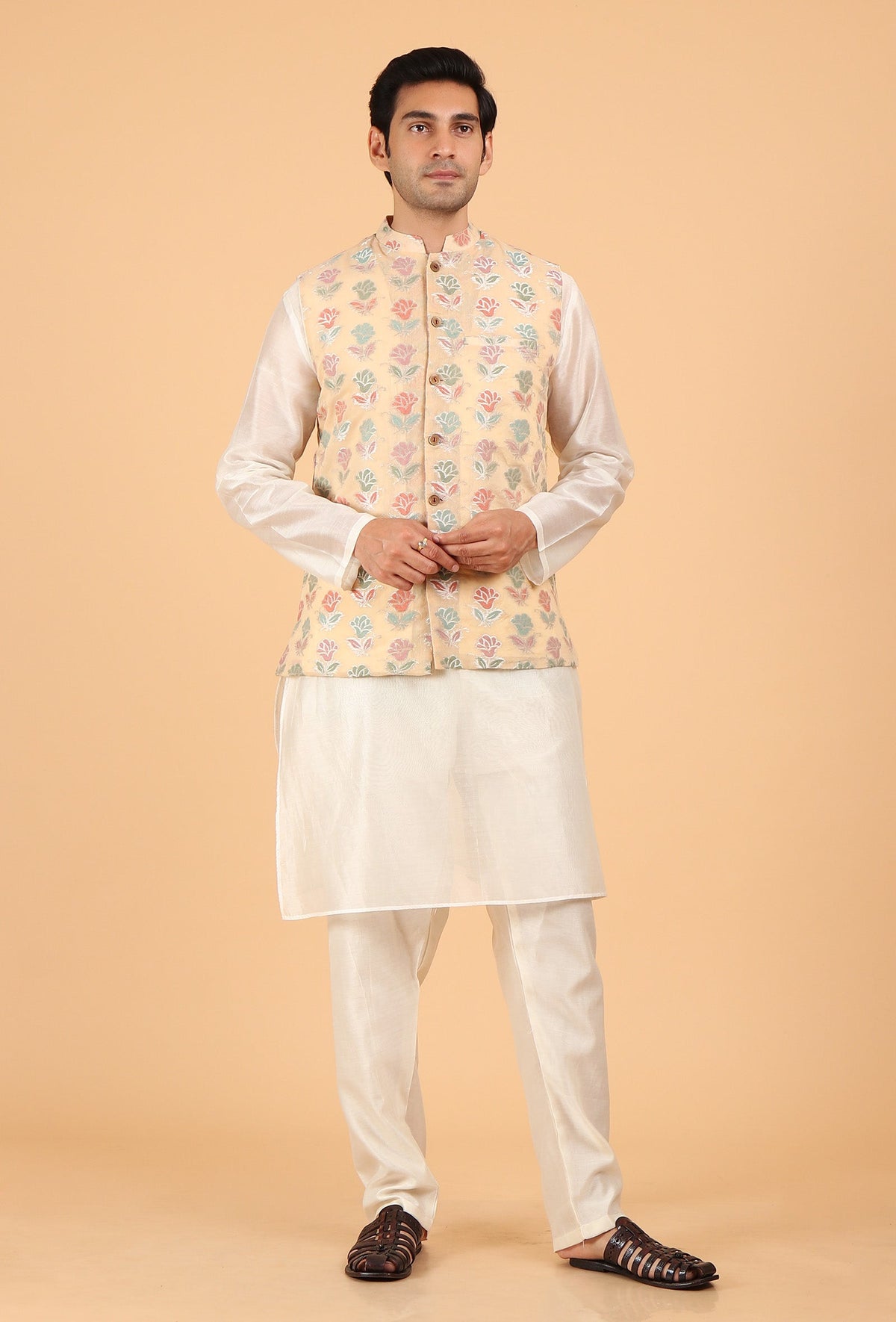 Posy Peach Brocade Sleeveless Nehru Jacket サイズ 44