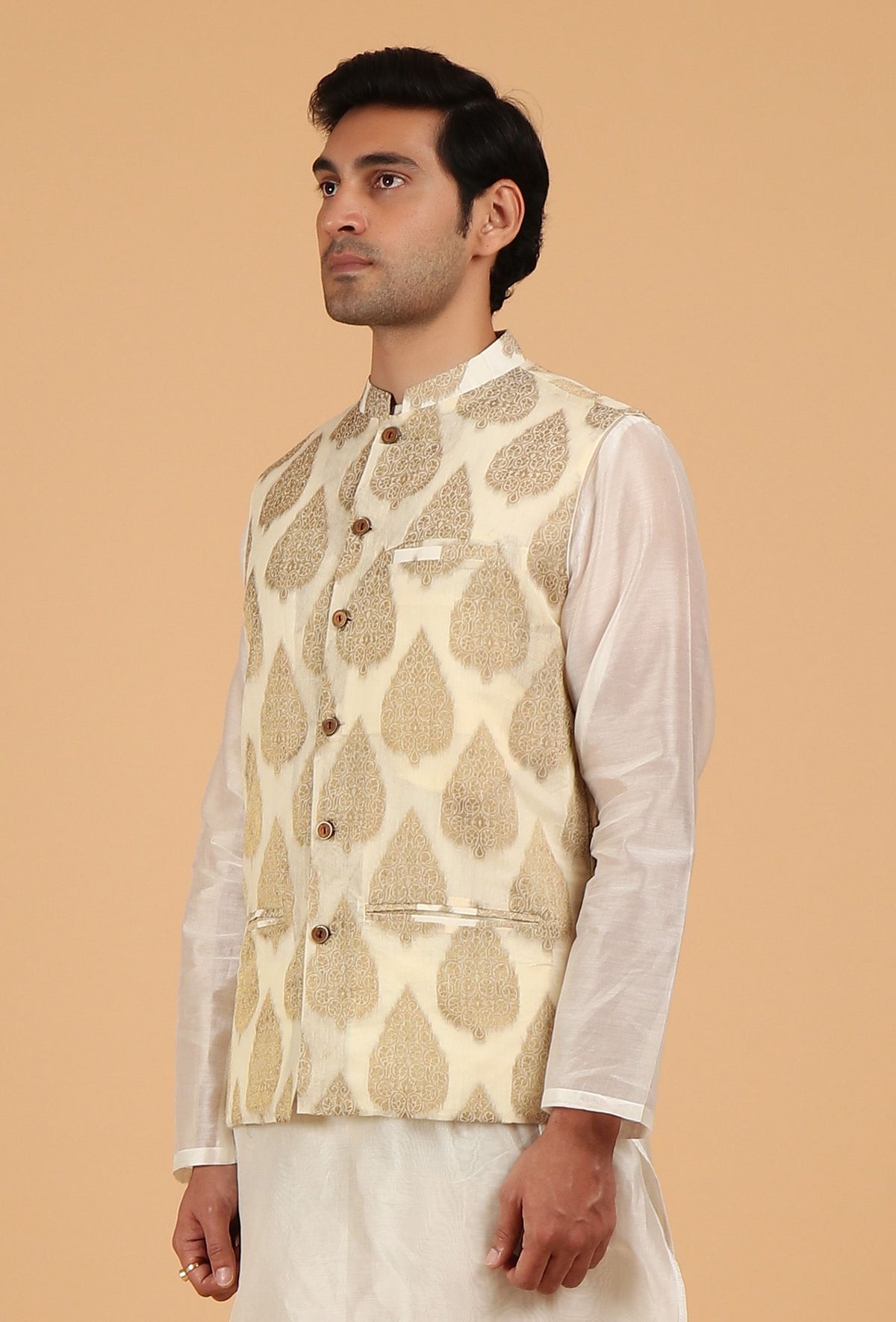 Cream Brocade Sleeveless Nehru Jacket サイズ 36