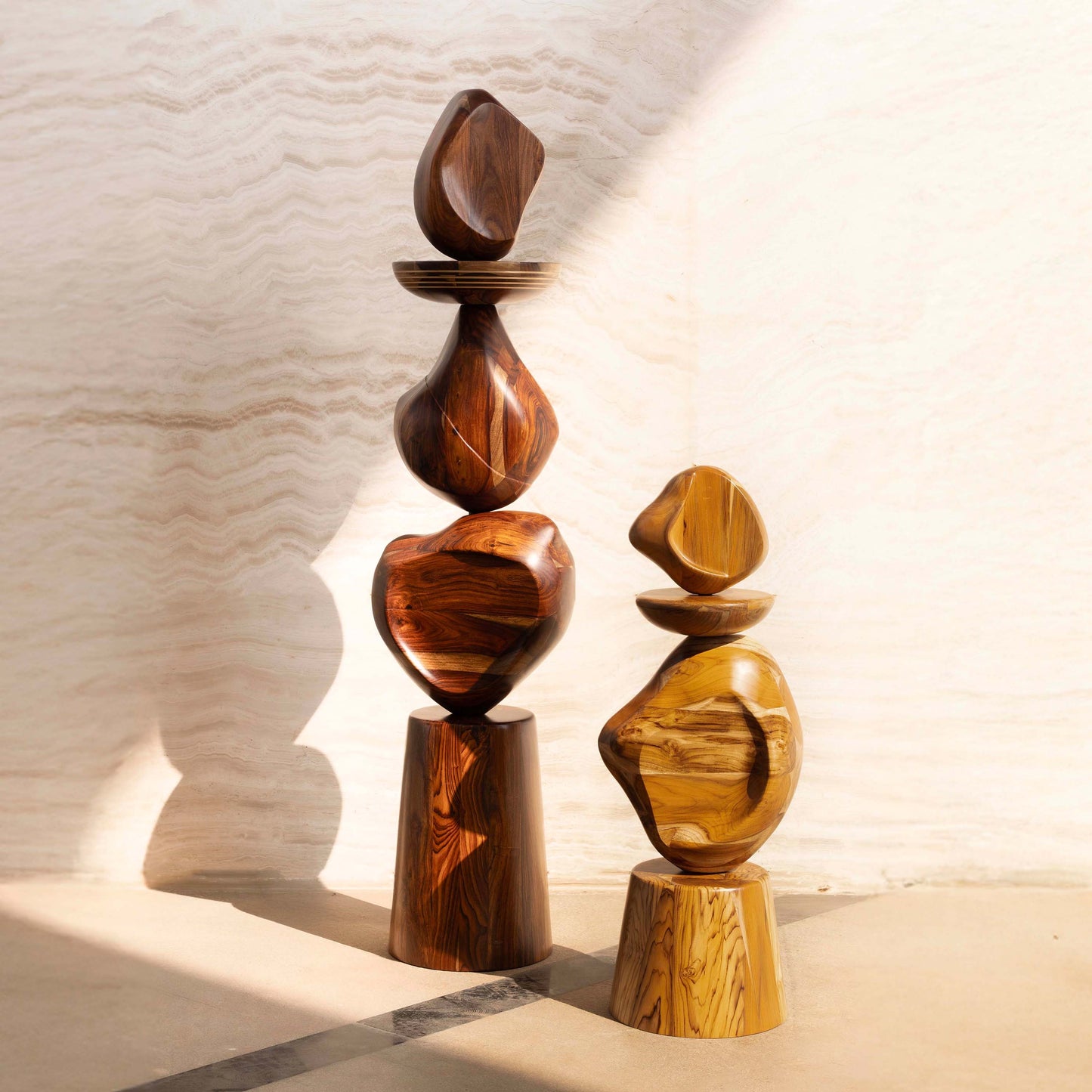 RASA TOTEMS 小: 41(L) x 41(B) x 114(H)、大: 46(L) x 46(B) x 177(H)