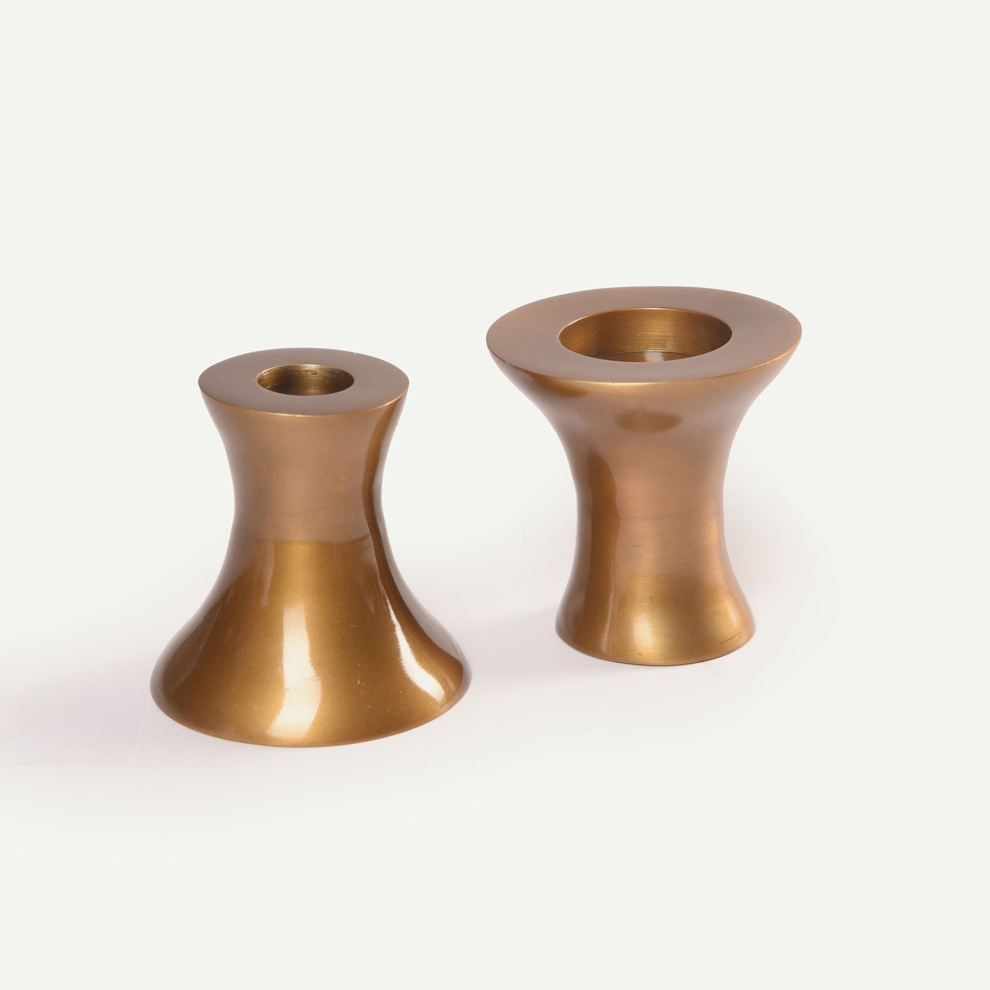 CONCAVE CANDLE HOLDER 長さ: 7.8、幅: 7.7、高さ: 7.8