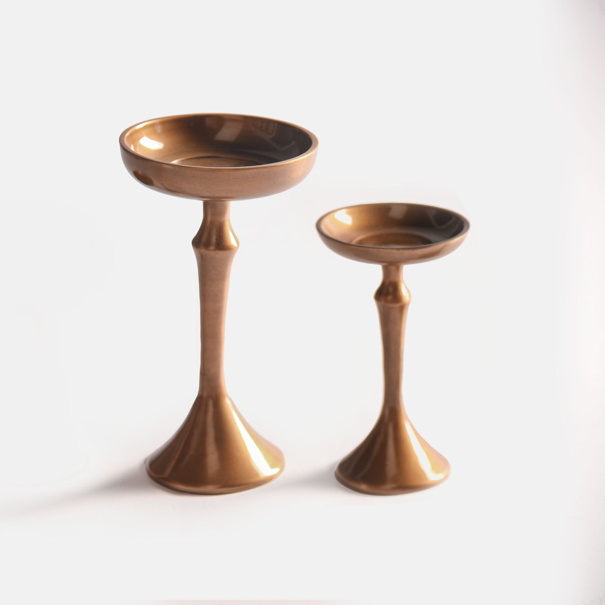ARCHED CANDLE HOLDER 小 - 直径: 7、高さ: 12.8、大 - 直径: 10.3、高さ: 18.4