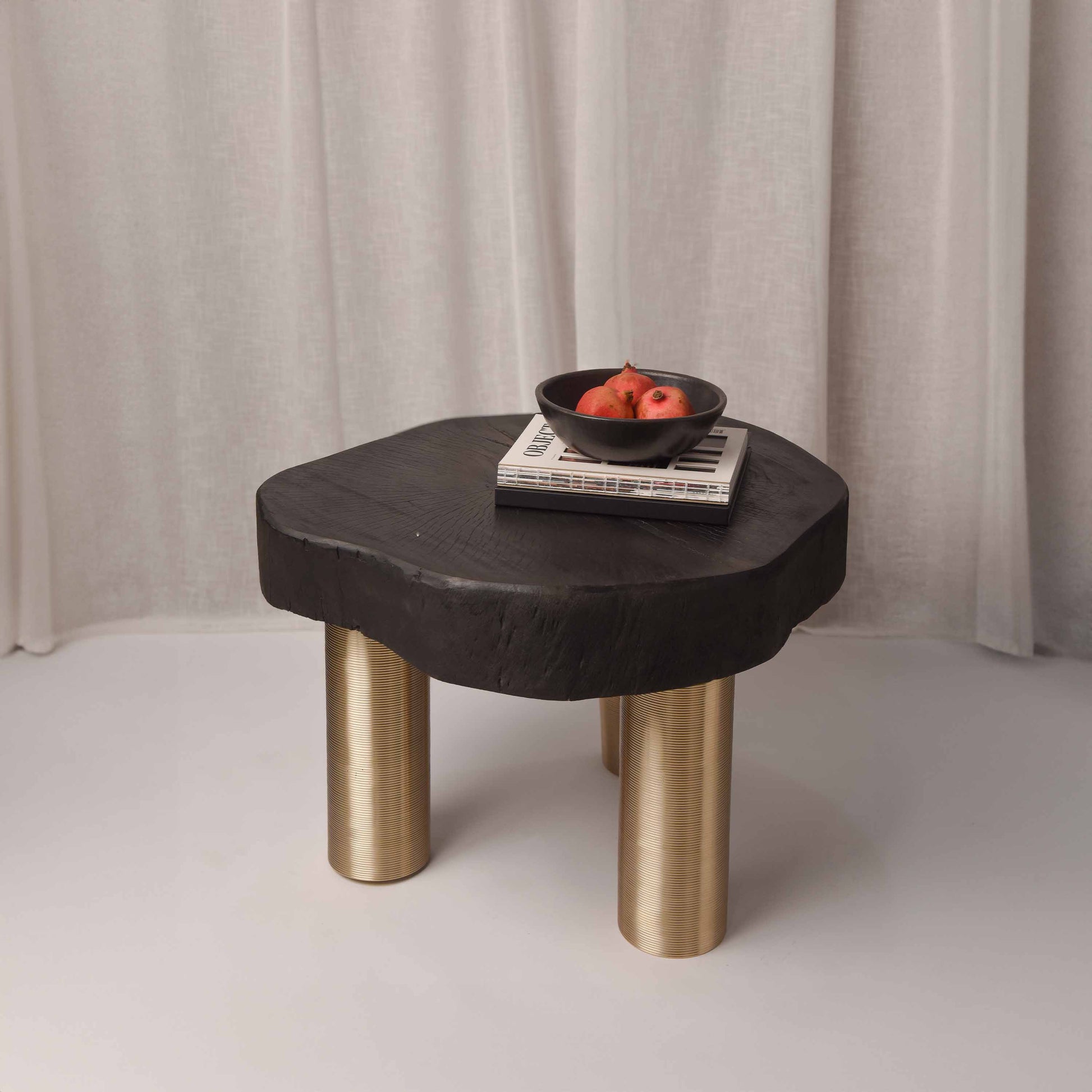 FUSION COFFEE TABLE 長さ: 78.7、幅: 71、高さ: 40.6