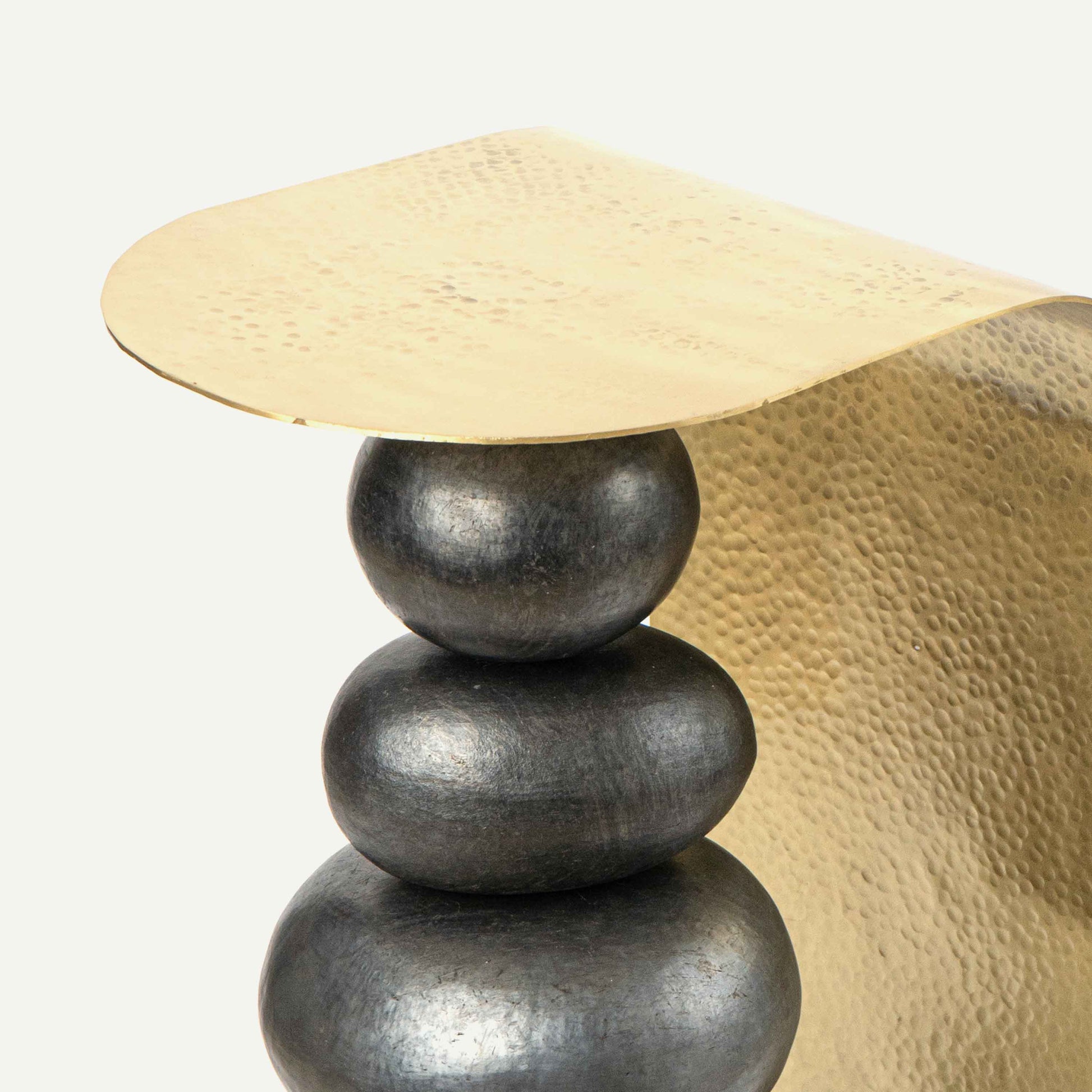 FORGED END TABLE 40.5(L) x 33(B) x 71.1(H)