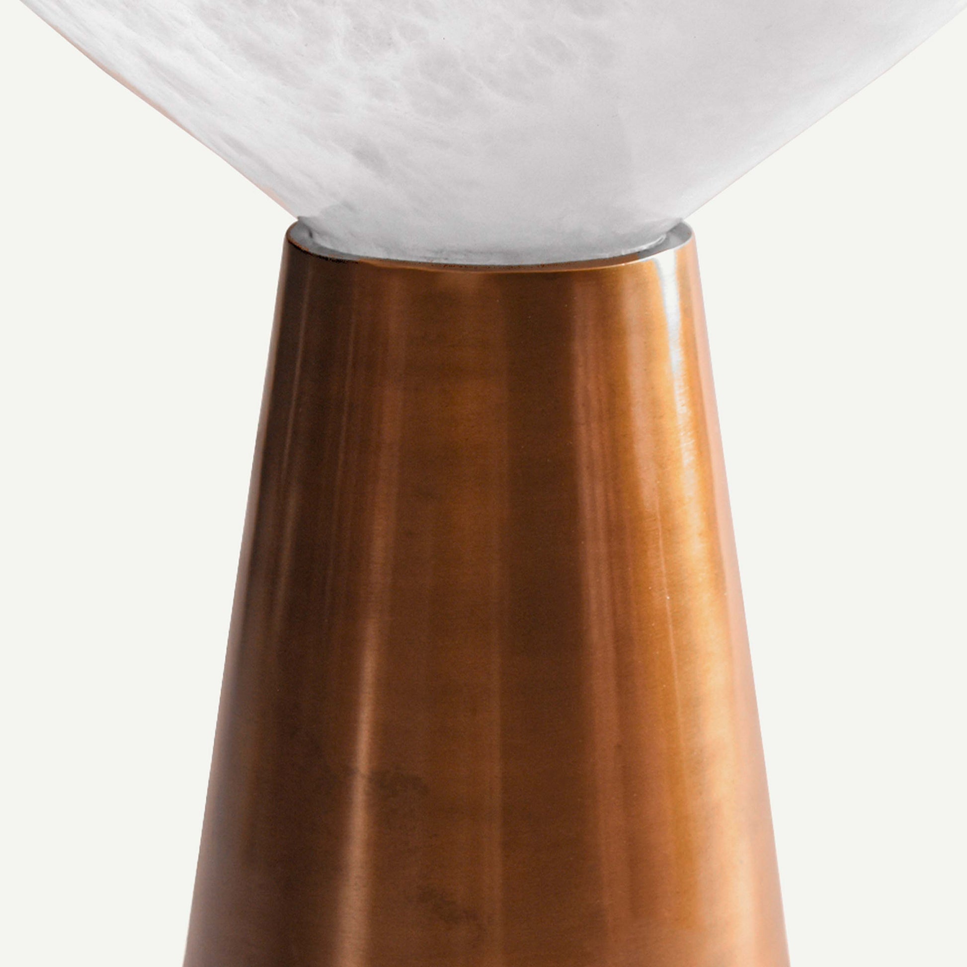 EXTENDED LARGE VASE 長さ: 25.4、幅: 25.4、高さ: 30.5